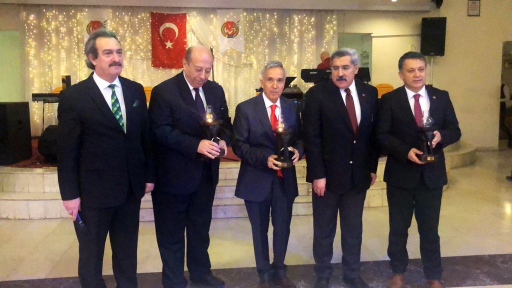 Dim ve Donat’a Onur Ödülü