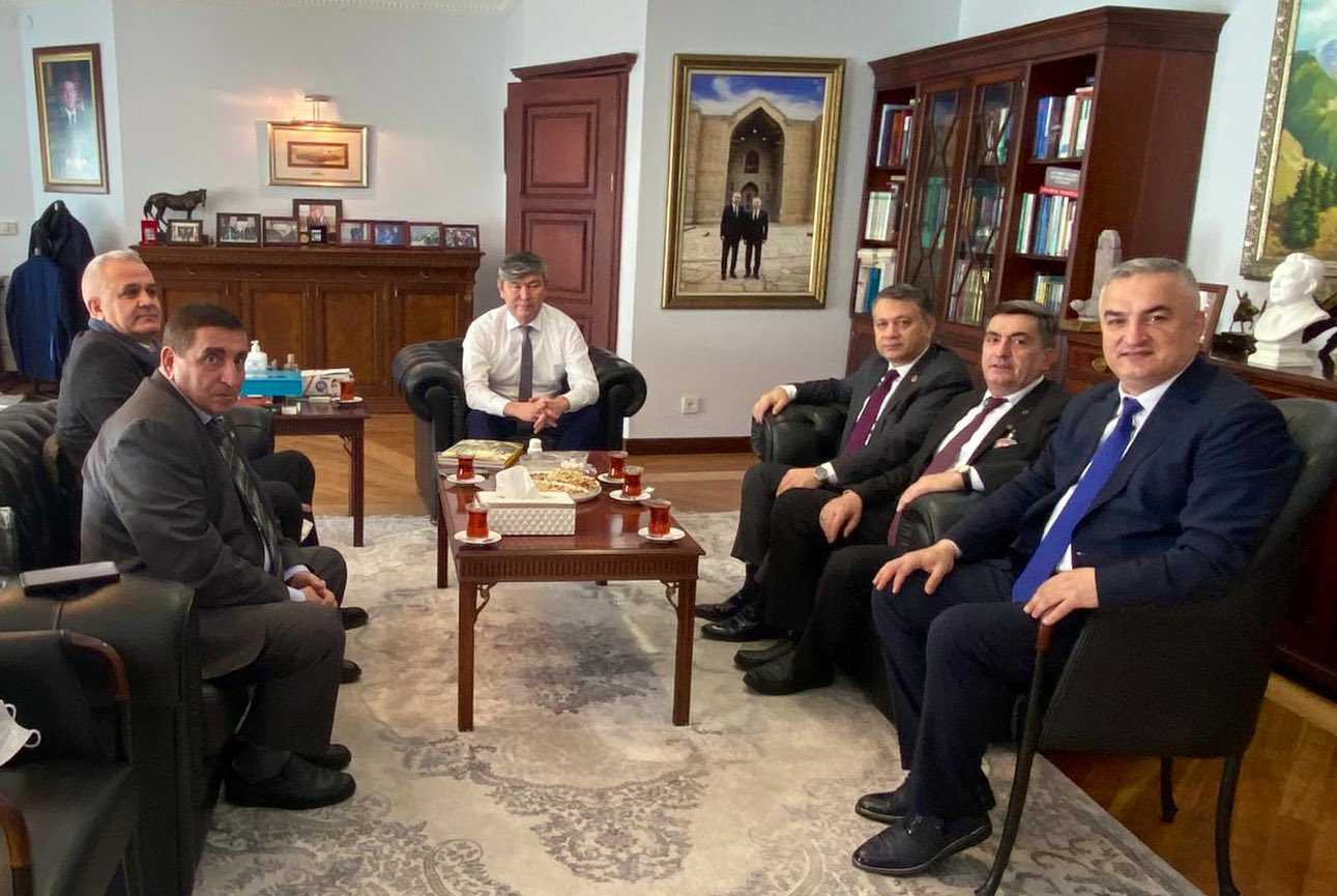 Kazakistan Büyükelçisi KGK heyetine konuştu: Suçluların ensesindeyiz