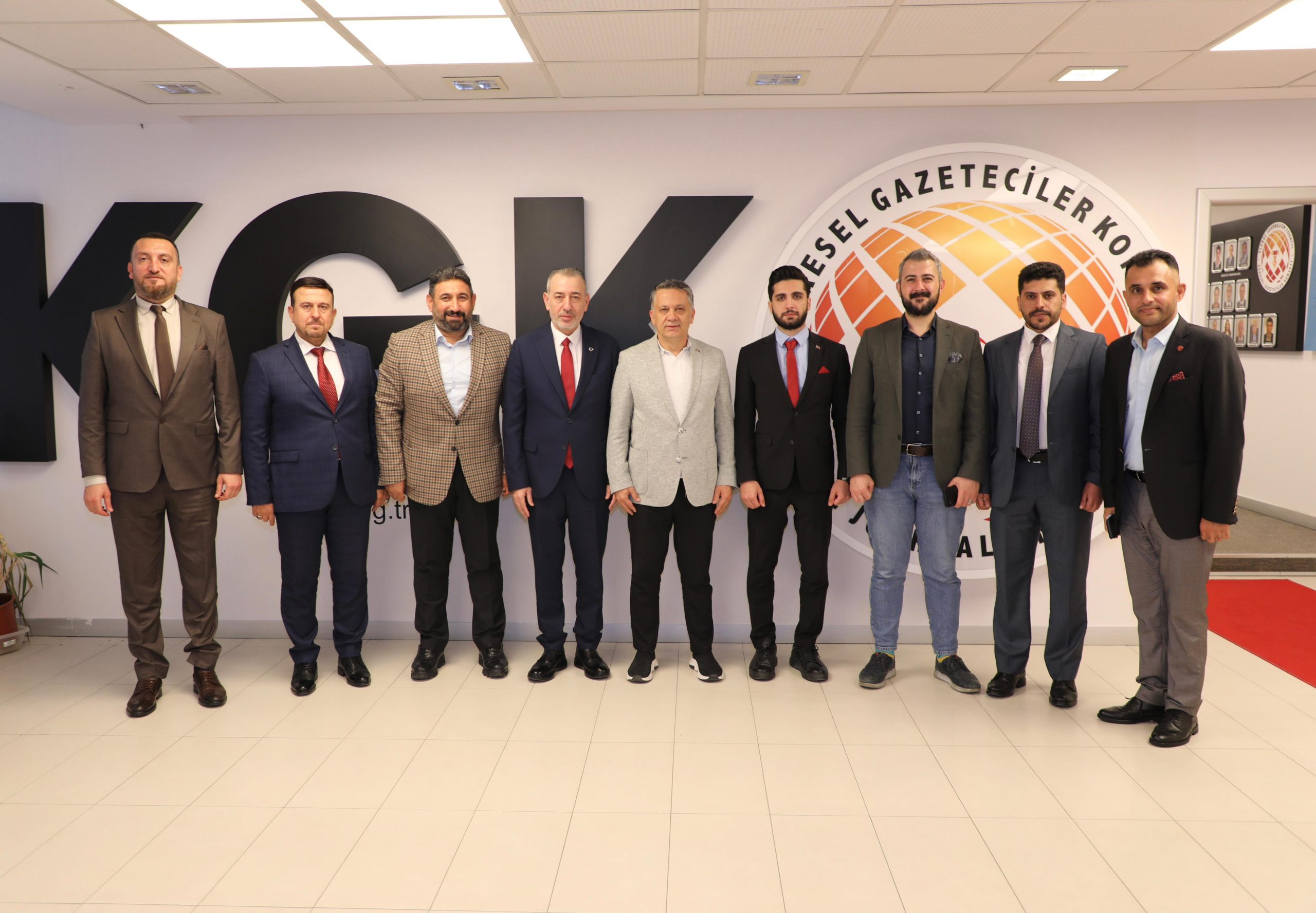 Türkmen Bakan Maruf ve heyetinin KGK ziyareti 