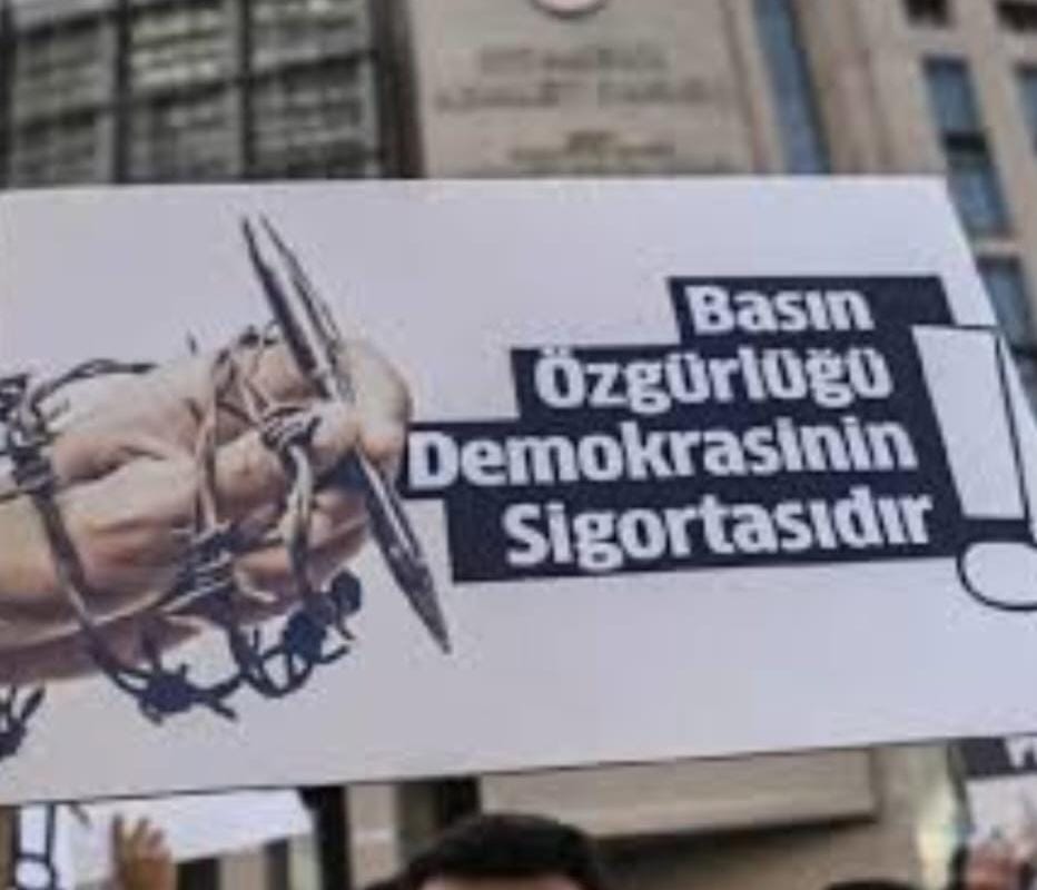 KGK: Gazetecilik adına kaygılıyız